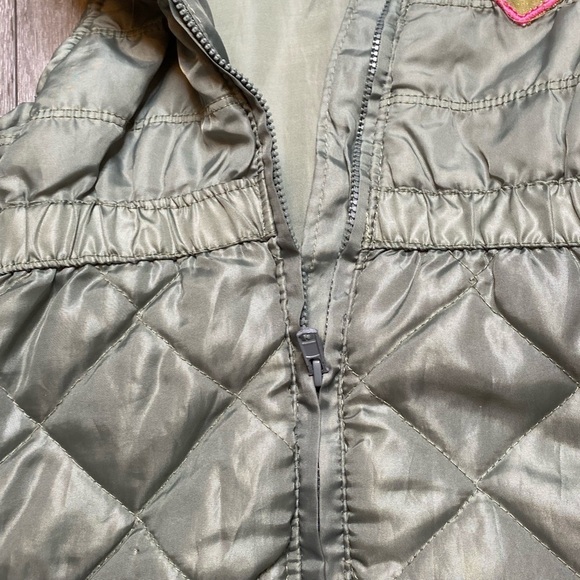 Girls Hooded Puffer Vest Green Size 6 - Picture 5 of 16